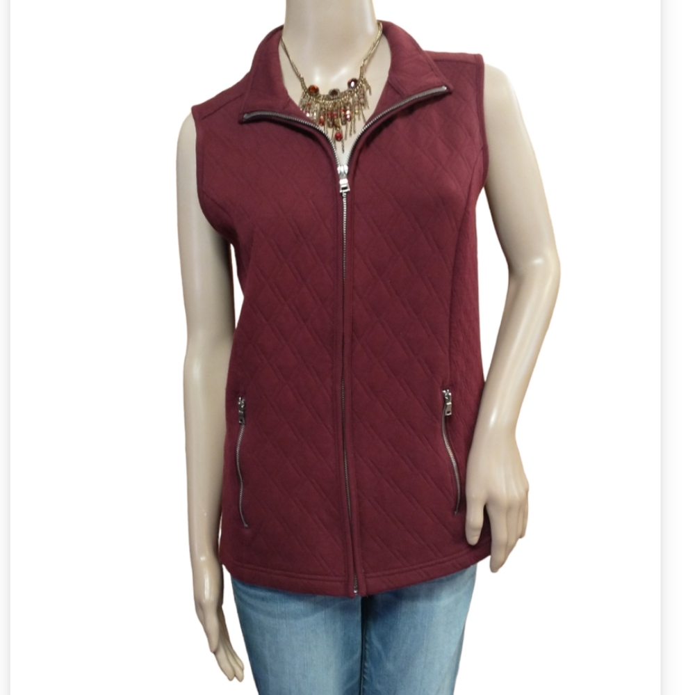 Croft & Barrow Quilted Burgundy Zip Front Vest With Zippered Pockets